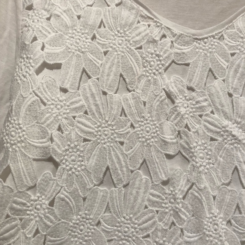 J Jill Top with flower lace detail in white. Size MP - Picture 9 of 16